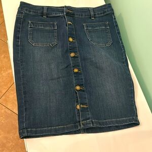 Limited jean skirt